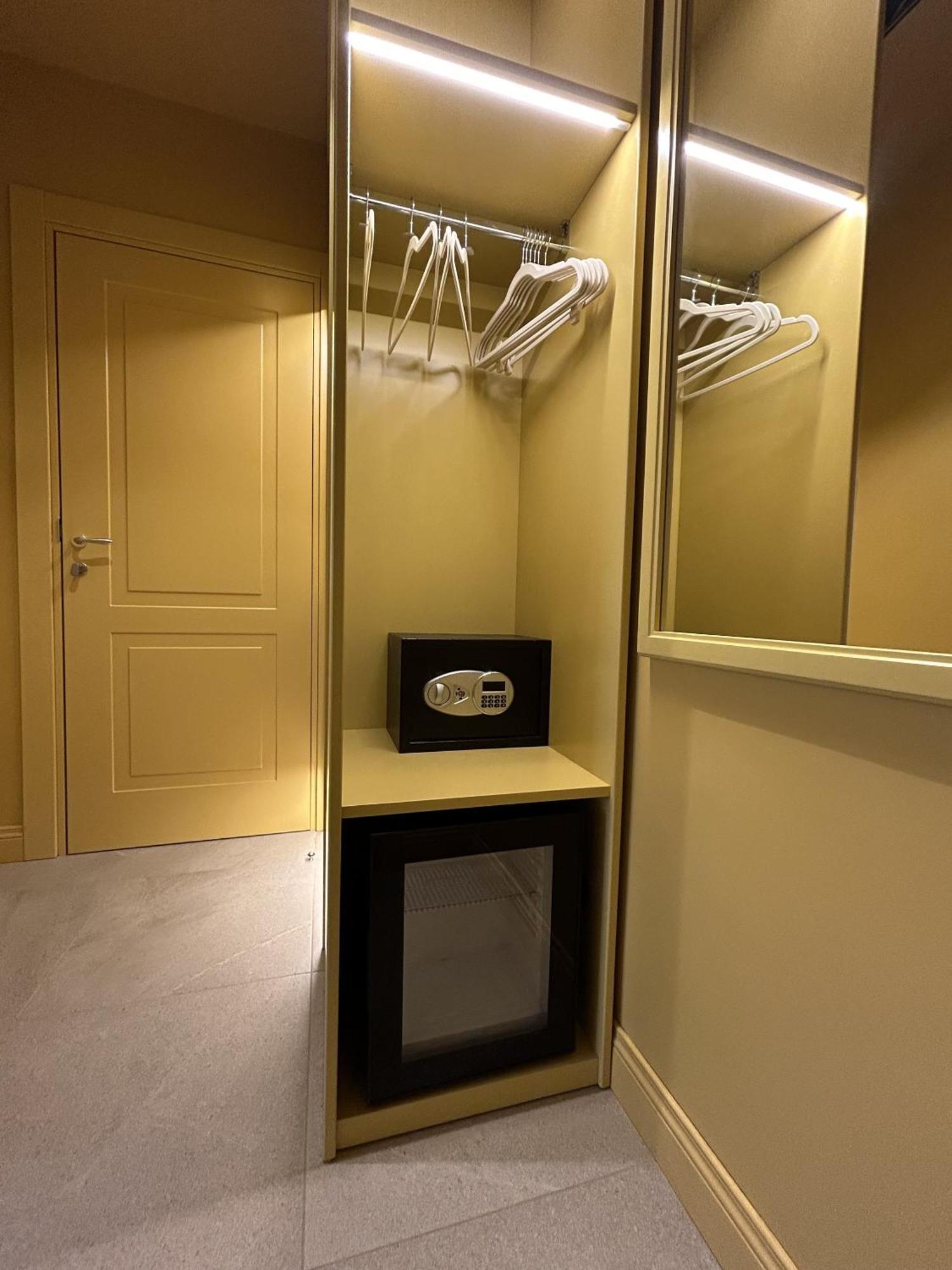 Astom Suites โรม ภายนอก รูปภาพ