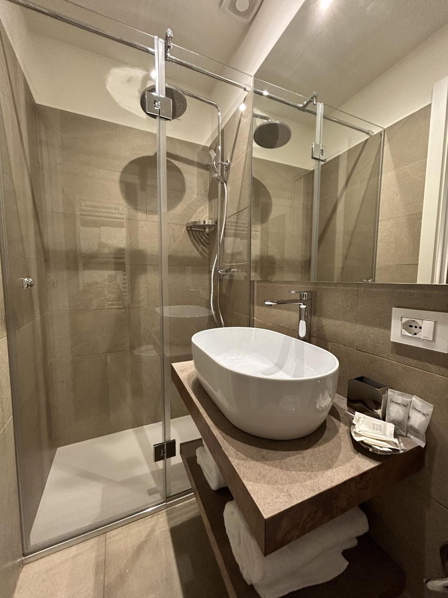 Astom Suites โรม ภายนอก รูปภาพ